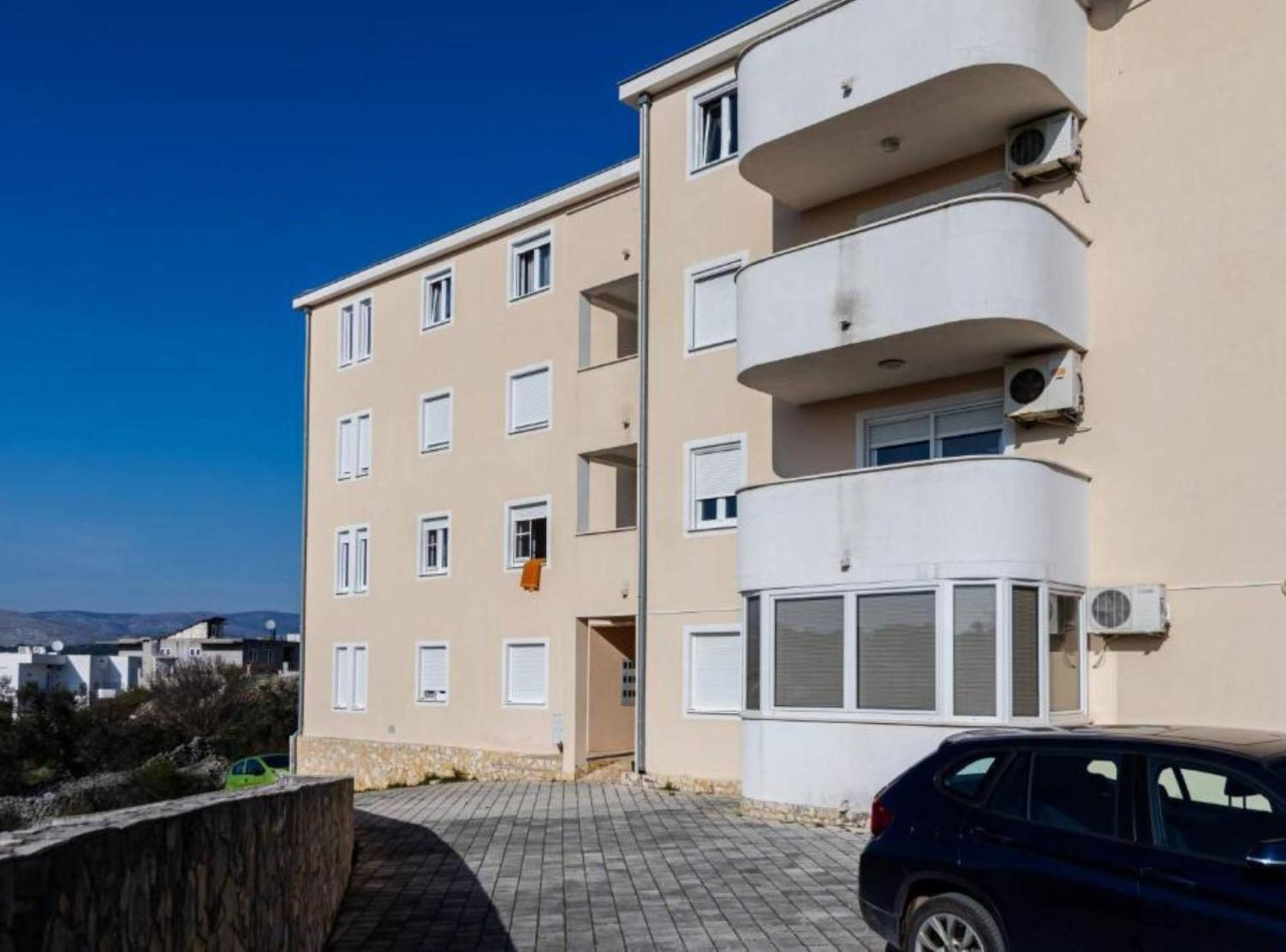 Charming And Cozy Okrug Gornji With Balcony Apartment *